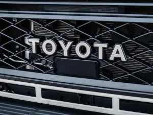 2025 تويوتا لاند كروزر 300 Sahara ZX