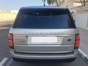 2018 لاند روفر رينج روفر SE