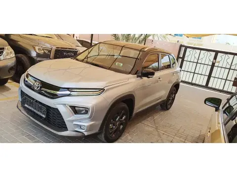 2025 تويوتا اوربان كروزر GLX