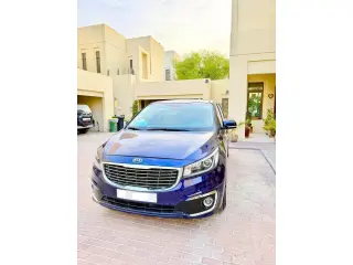 2019 Kia Sedona في Sharjah سيارة مستعملة