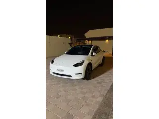 2024 Tesla Model Y في Dubai سيارة مستعملة