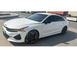 2021 Kia K5 في Sharjah سيارة مستعملة
