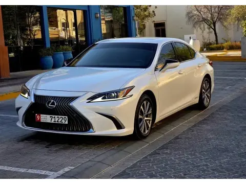 2020 لكزس ES - اي اس ES300h