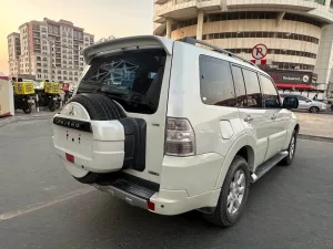2011 Mitsubishi Pajero Signature Edition