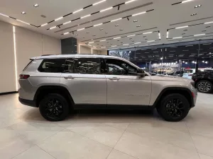 2023 Jeep Grand Cherokee Laredo X