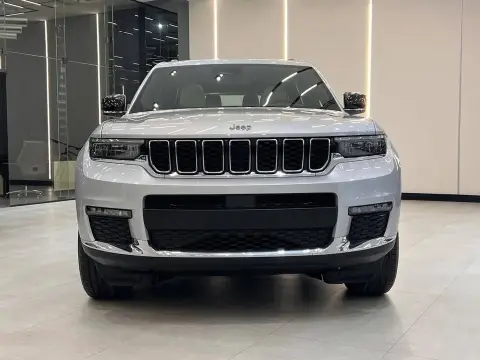 2023 Jeep Grand Cherokee Laredo X