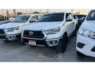 2025 Toyota Hilux في Sharjah سيارة مستعملة