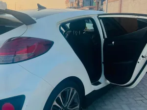 2016 Hyundai Veloster standard