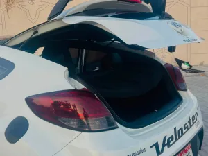 2016 Hyundai Veloster standard