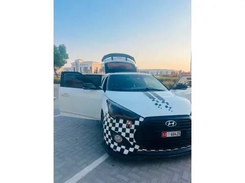 2016 Hyundai Veloster standard